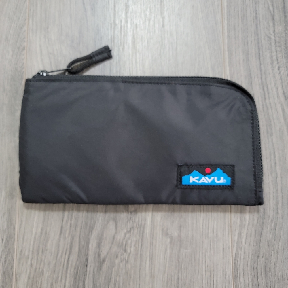 Kavu Camano Clutch Wallet